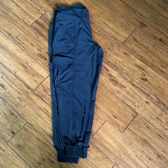 Black Athleta running pants size 8P - Picture 2 of 7